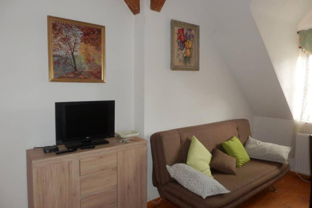 Zamecek Zdiky - Moderni Maly Apartman Bujanov Luaran gambar