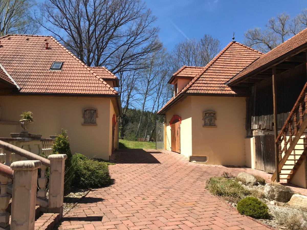 Zamecek Zdiky - Moderni Maly Apartman Bujanov Luaran gambar